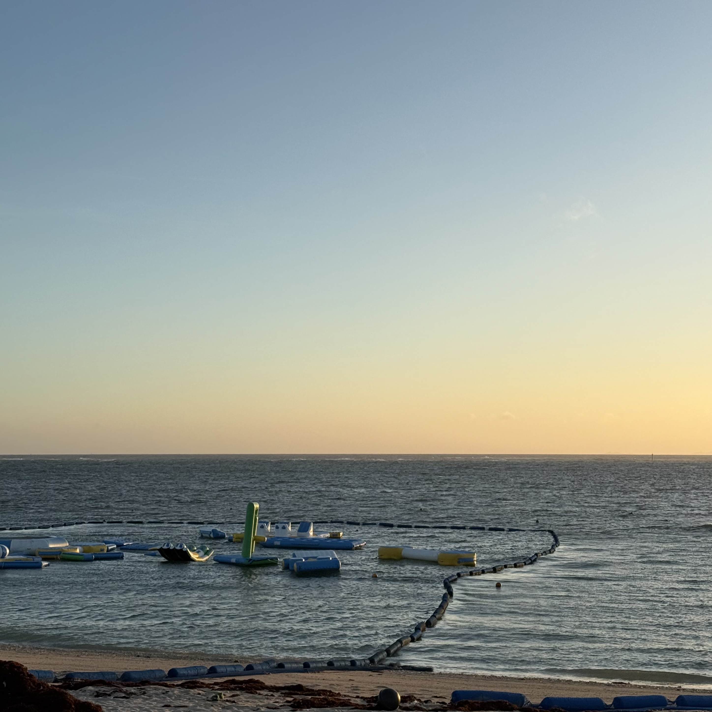 豊崎海浜公園 美らSUNビーチの風景