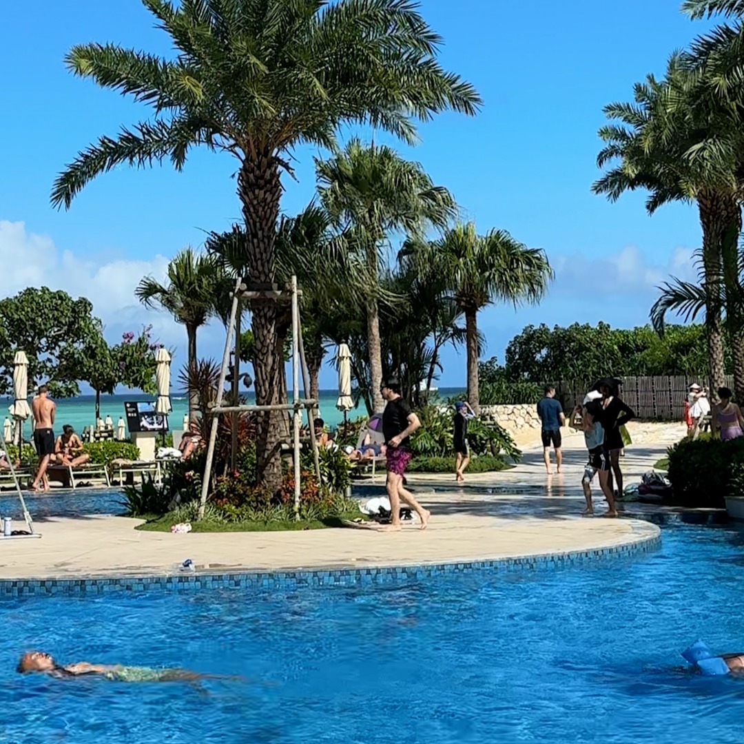 琉球ホテル&リゾート名城ビーチ内　プール