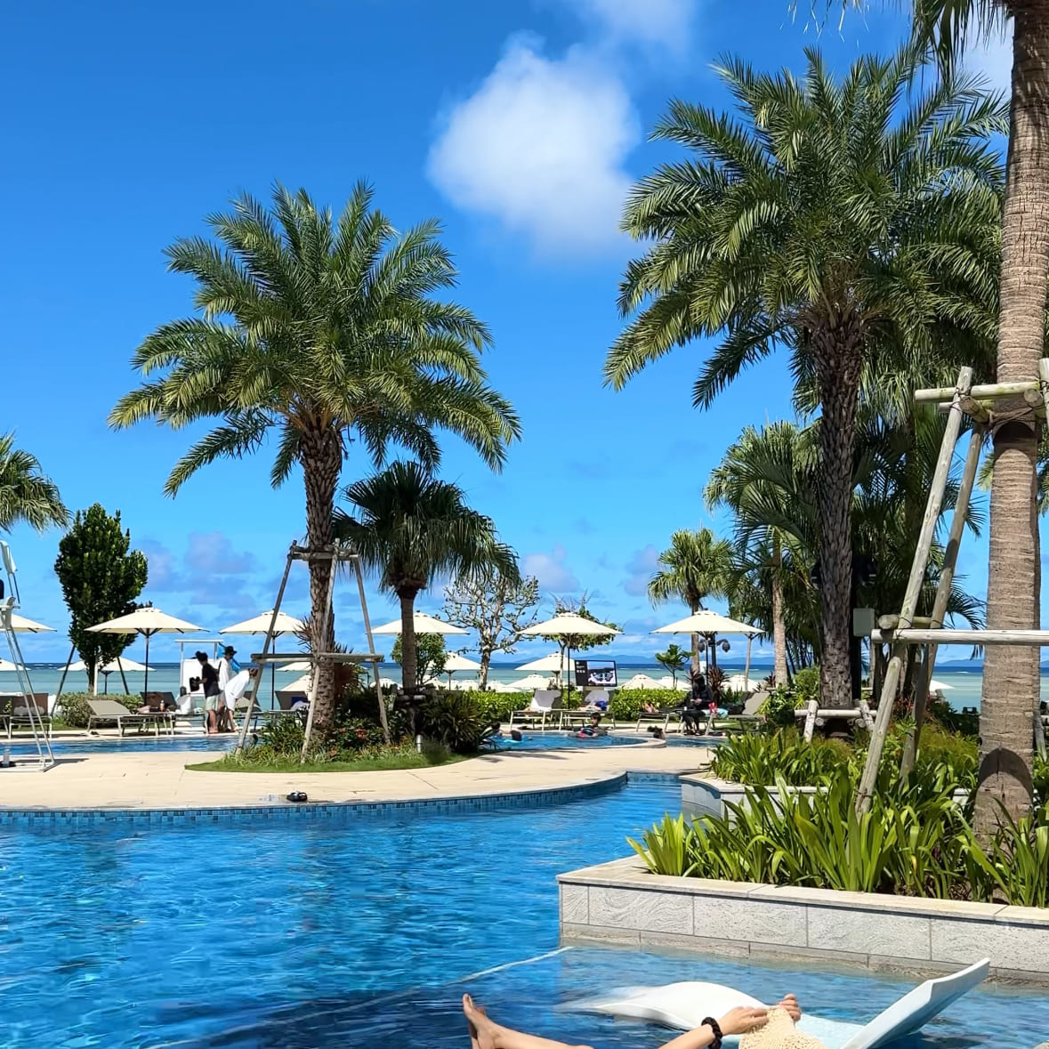 琉球ホテル&リゾート名城ビーチ内　プールの風景