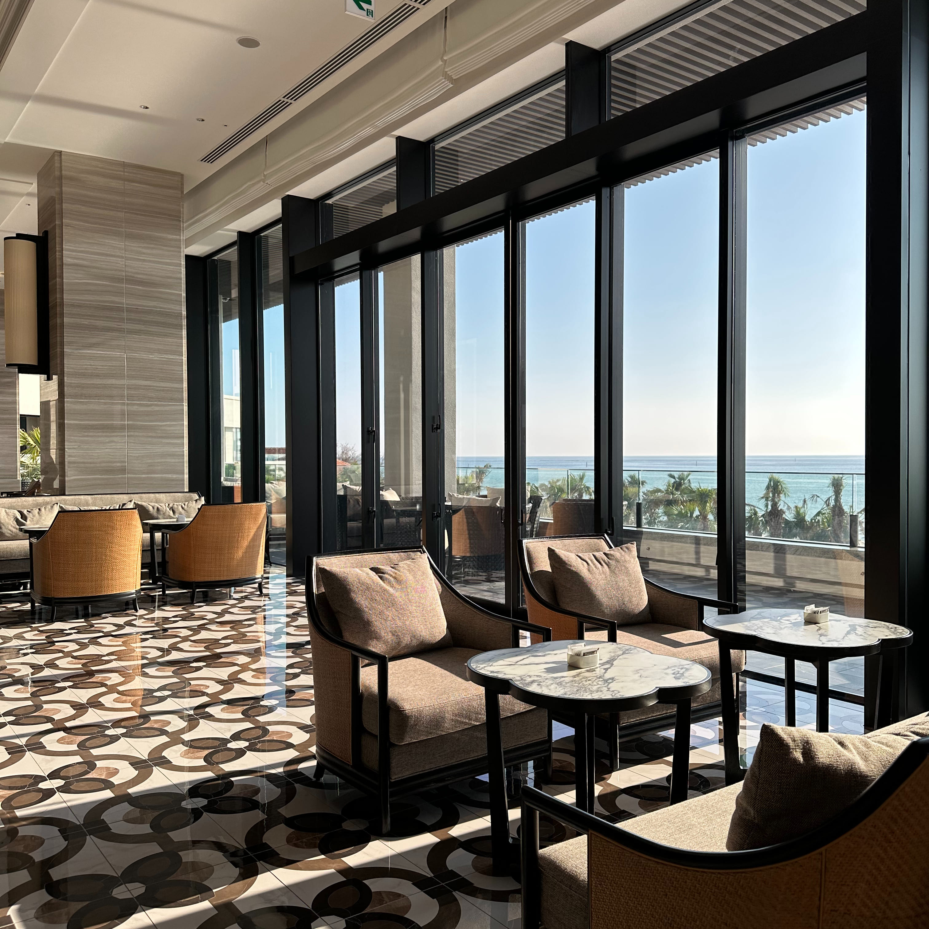 琉球ホテル&リゾート 名城ビーチ　ロビーラウンジ